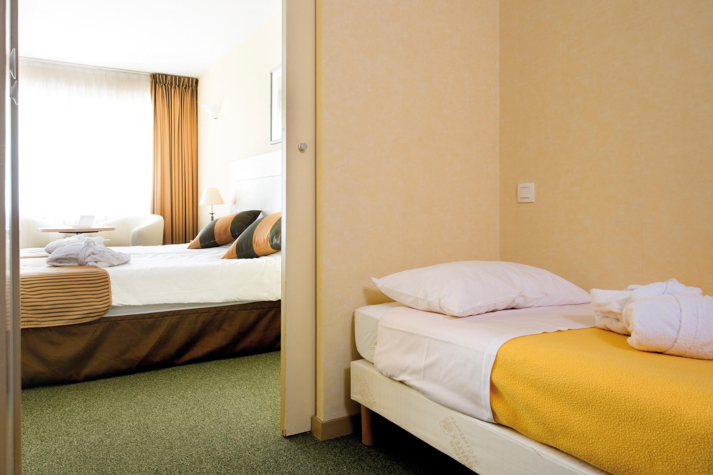 โฮเต็ล*** แอนด์ สปา วาก็องซ์ เบลอ วีลา มาร์ลิออซ Hotel อิกซ์เลส์แบ็งส์ ภายนอก รูปภาพ