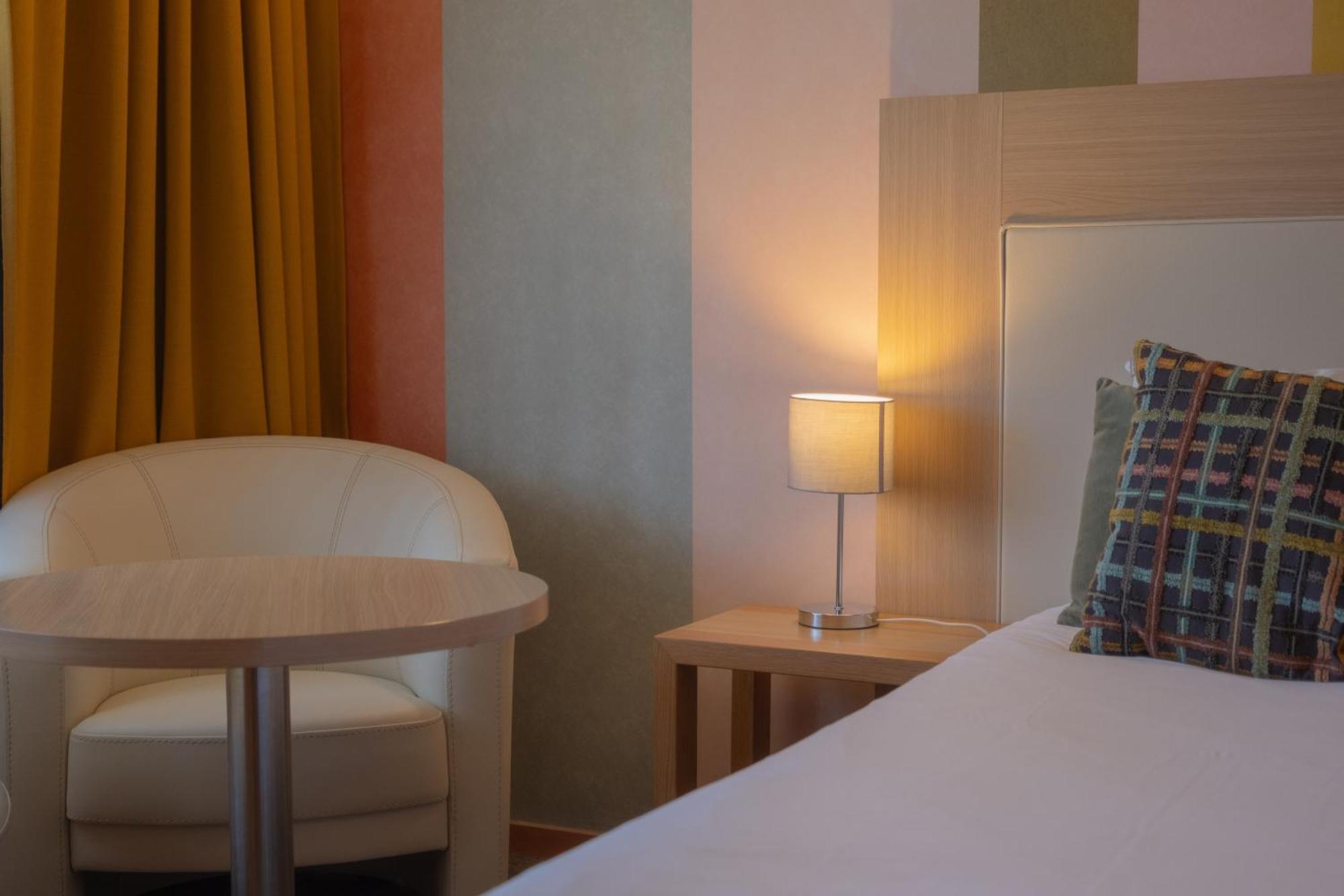 โฮเต็ล*** แอนด์ สปา วาก็องซ์ เบลอ วีลา มาร์ลิออซ Hotel อิกซ์เลส์แบ็งส์ ภายนอก รูปภาพ